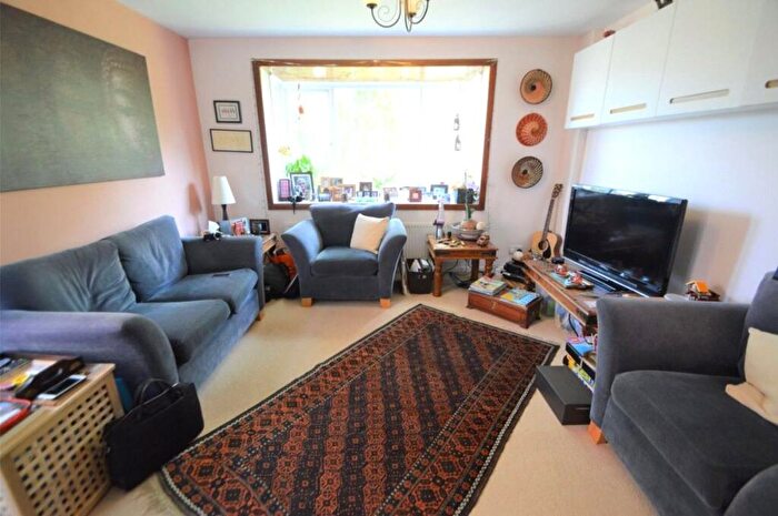 2 Bedroom End Of Terrace House To Rent In Chepstow Rise, Croydon, CR0