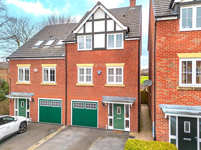 4 Bedroom Semi Detached House For Sale In Hornbeam Close, Stockport, SK2