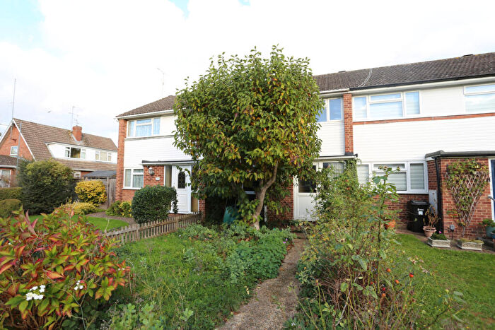 3 Bedroom Terraced House For Sale In Kingfisher Drive, Woodley, RG5