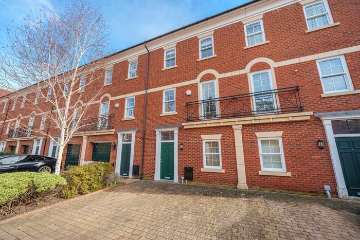 4 Bedroom Town House To Rent In St Gabriels, Wantage, OX12