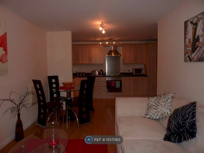 2 Bedroom Flat To Rent In Peel Mills, Morley, Leeds, LS27