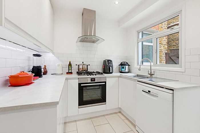 4 Bedroom Semi-detached House For Sale In Montague Road, Ealing, London, W13
