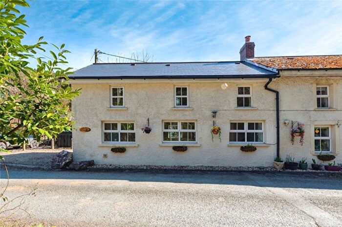 2 Bedroom Cottage To Rent In Carmarthen, SA33