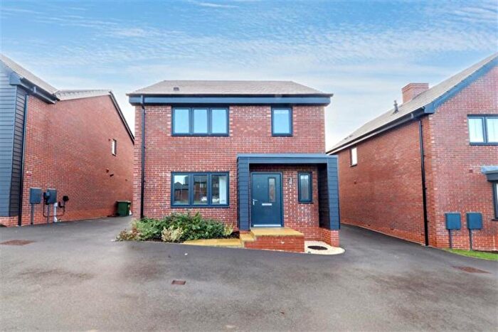 3 Bedroom Detached House To Rent In Bedroom Property In Property Location, DE22