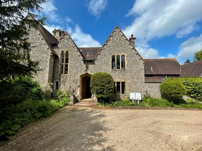 2 Bedroom Flat For Sale In Wycombe Road, Prestwood, HP16