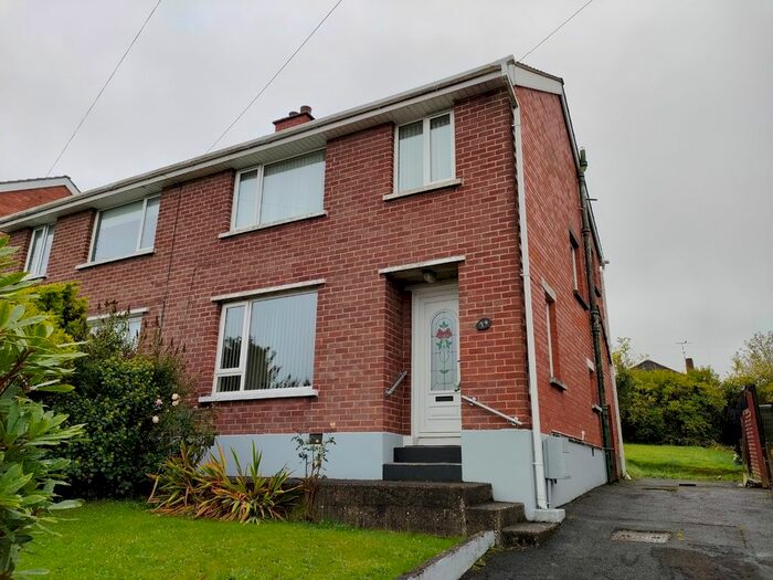 3 Bedroom Semi-Detached House To Rent In Glendale Avenue South, Belfast, BT8