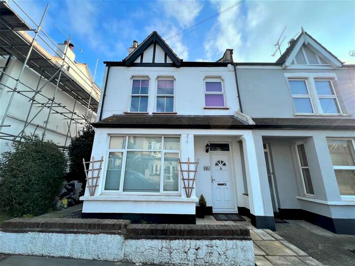 1 Bedroom Flat To Rent In Beach Avenue, Leigh-On-Sea, SS9