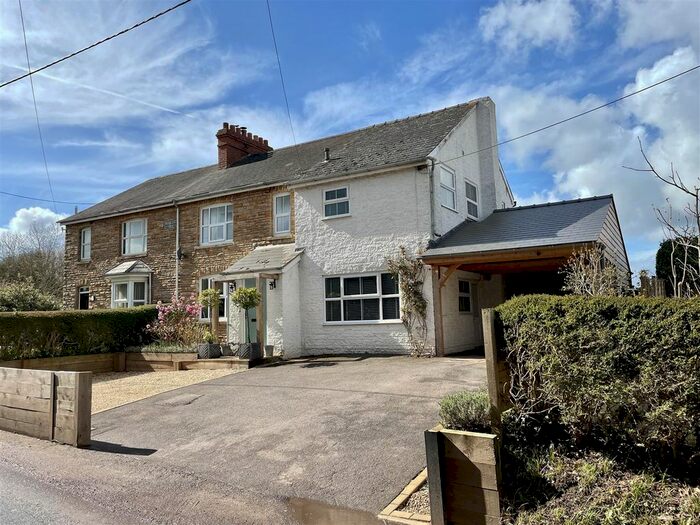 4 Bedroom Cottage For Sale In Great Boulsdon, Newent, GL18