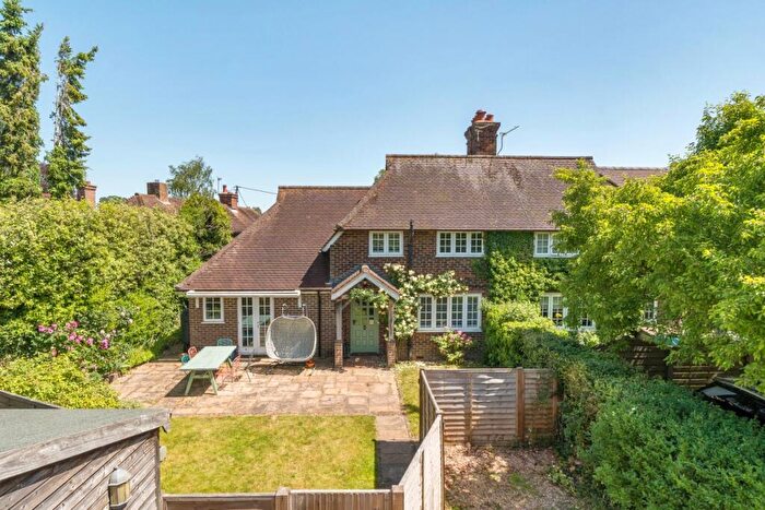 3 Bedroom Semi-Detached House To Rent In The Green Godalming, GU8