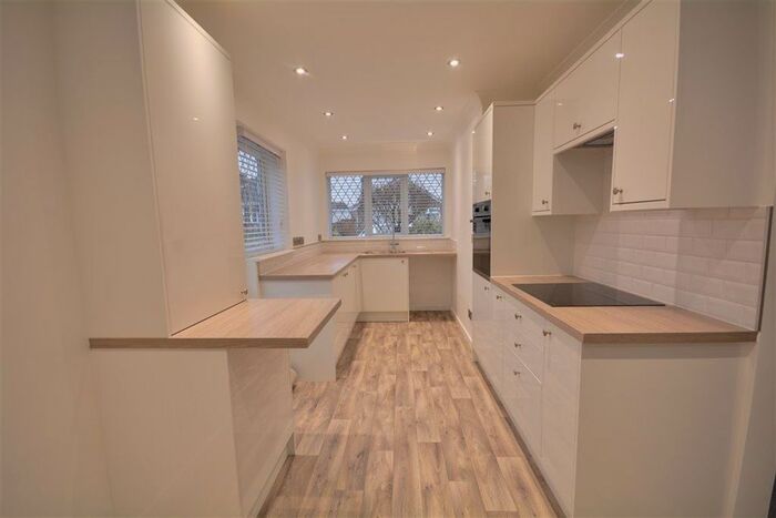 2 Bedroom Bungalow To Rent In Larks Hill, Pontefract WF8