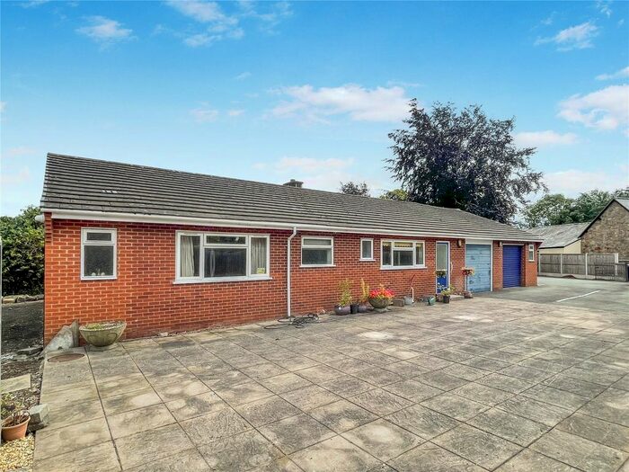 3 Bedroom Bungalow For Sale In Rectory Lane, Llanymynech, Shropshire, SY22