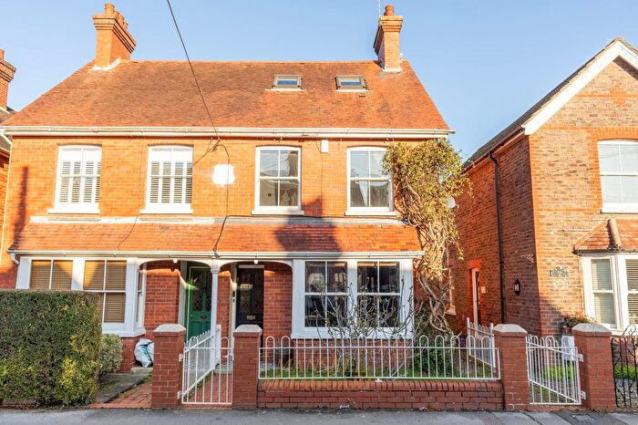 4 Bedroom Semi Detached House For Sale In Spencers Road, Crawley, RH11