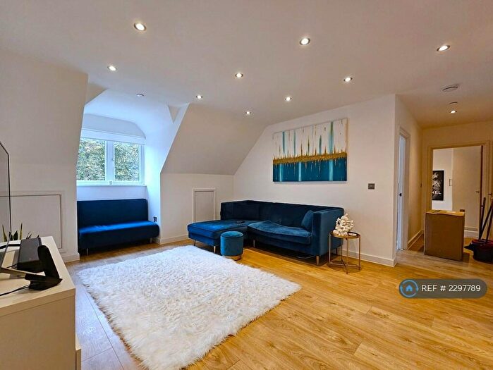 2 Bedroom Penthouse To Rent In Foxley Lane, Purley, CR8
