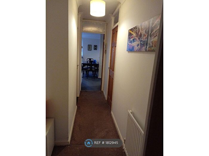 2 Bedroom Flat To Rent In Chiltern Coleman St., Southend, SS2
