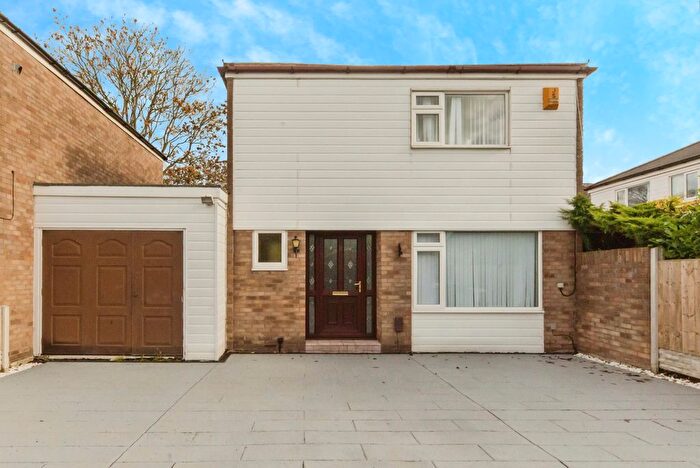 3 Bedroom Link Detached House For Sale In Sharston Crescent, Knutsford, Cheshire, WA16