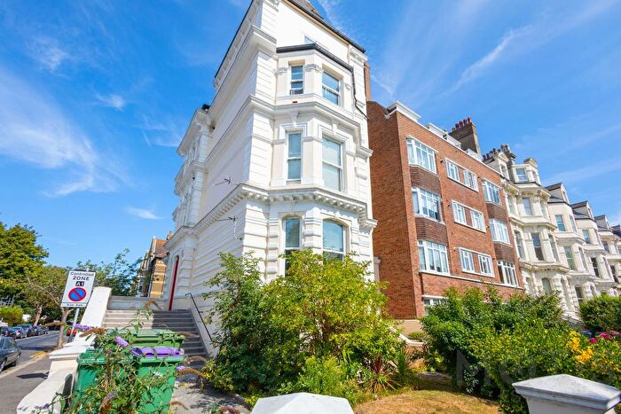 1 Bedroom Flat For Sale In Castle Hill Avenue, Folkestone, CT20