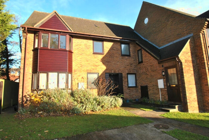 2 Bedroom Maisonette To Rent In Bidwell Close, Letchworth Garden City, SG6