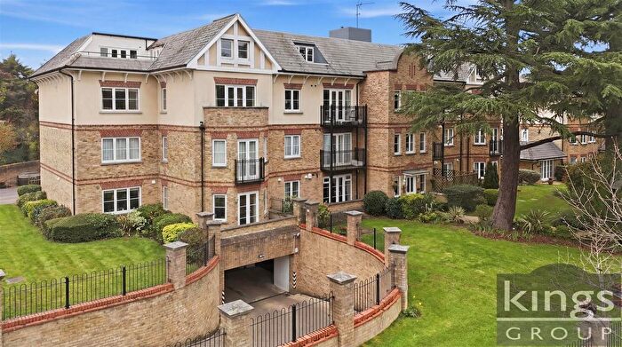 2 Bedroom Flat For Sale In Village Road, Enfield, EN1