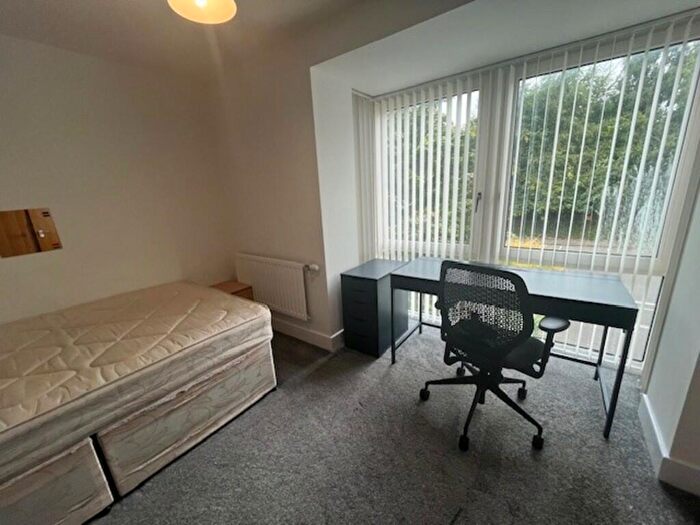 4 Bedroom Town House To Rent In Colbrand Grove, Edgbaston, B15