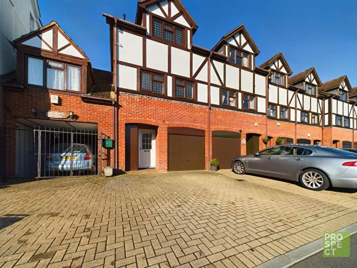 4 Bedroom Town House To Rent In Pages Wharf, Mill Lane, Taplow, Maidenhead, SL6