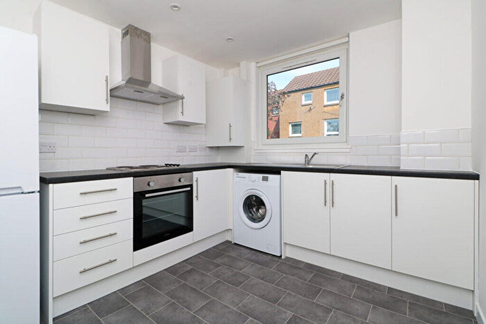 3 Bedroom Flat To Rent In St Matthews Lane, Dundee, DD4