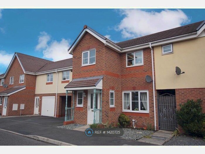 3 Bedroom Semi-Detached House To Rent In Regency Square, Warrington, WA5