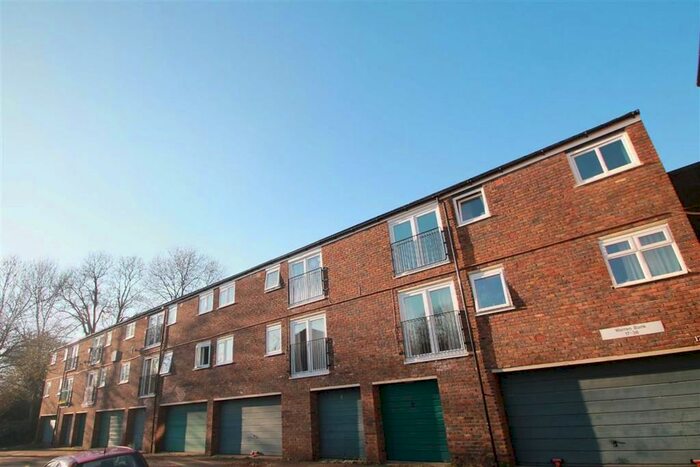 1 Bedroom Flat To Rent In Warren Bank, Simpson, Milton Keynes, MK6