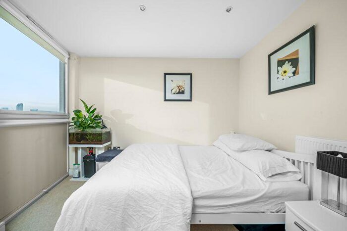 1 Bedroom Flat To Rent In Denison House, Lanterns Way, London, E14