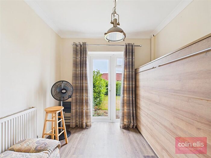 2 Bedroom Detached Bungalow For Sale In Osgodby Lane, Scarborough, YO11