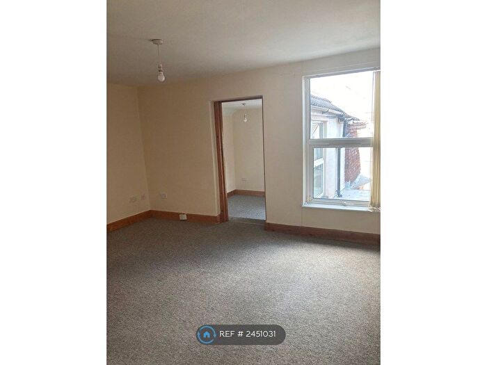 2 Bedroom Flat To Rent In Gloucester Road, Bristol, BS7