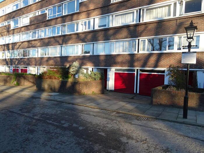 2 Bedroom Flat For Sale In Fair Acres, Bromley, BR2