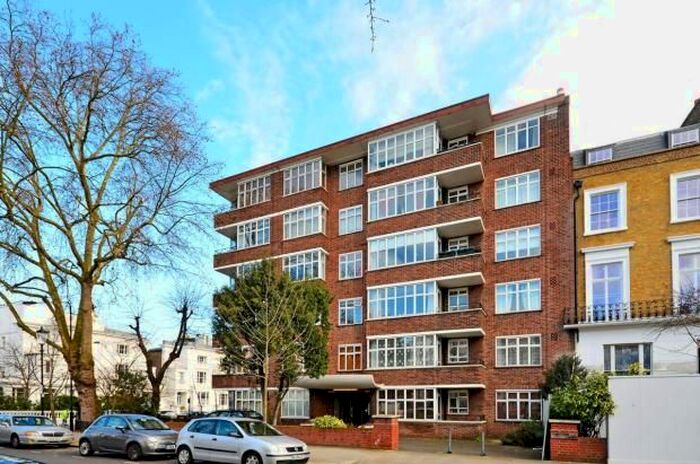 2 Bedroom Flat To Rent In Chepstow Crescent, London, W11
