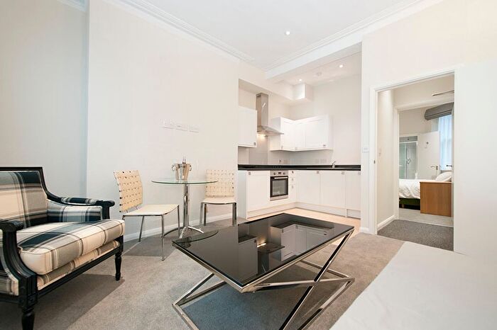 1 Bedroom Flat To Rent In Bell Street, Marylebone, London, NW1