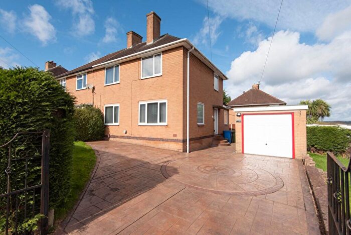 3 Bedroom Semi Detached House For Sale In Grasmere Close, Chesterfield, S41