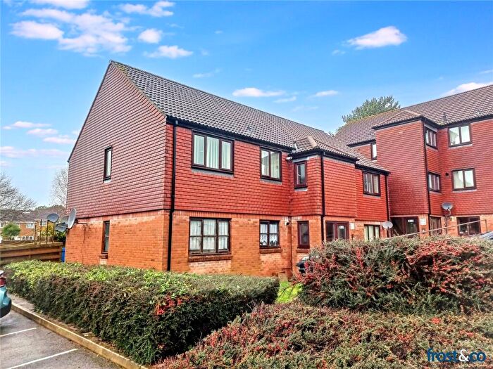2 Bedroom Apartment For Sale In Fernhill Close, Poole, Dorset, BH17