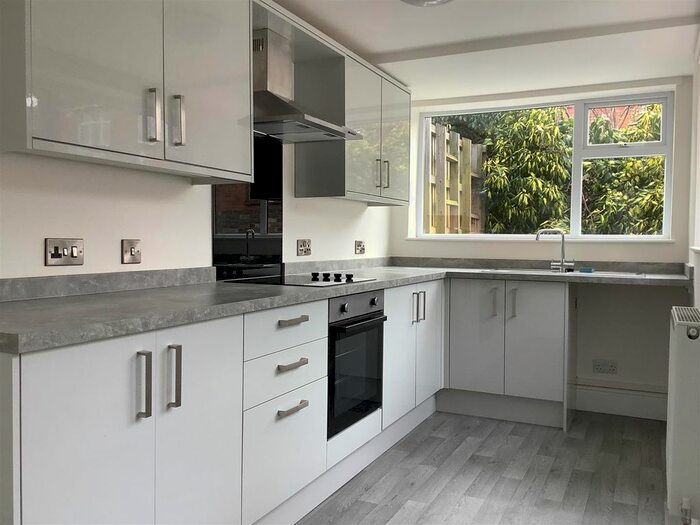 2 Bedroom Terraced House To Rent In Poplar Grove, Cleethorpes, DN35