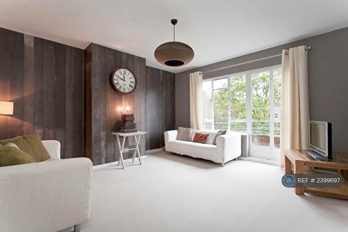 3 Bedroom Flat To Rent In London, London, SW11