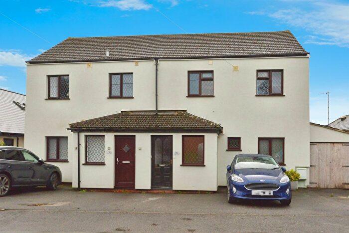 1 Bedroom Flat For Sale In Deanshanger Road, Old Stratford, Milton Keynes, MK19