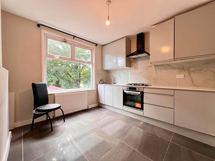 2 Bedroom Maisonette For Sale In Dames Road, London, E7
