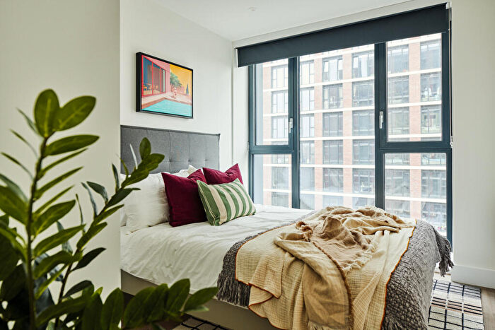 3 Bedroom Apartment To Rent In Uncle Leeds, Whitehall, Leeds, LS12