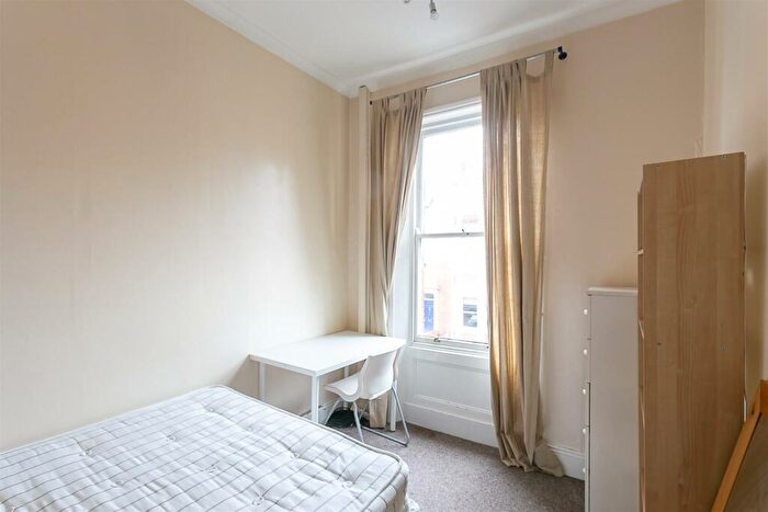 5 Bedroom Maisonette To Rent In Glenthorn Road, Jesmond, Newcastle Upon Tyne, NE2