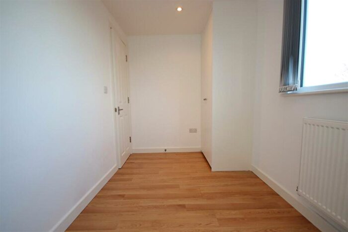 2 Bedroom Apartment To Rent In Roseford Road, Cambridge, CB4