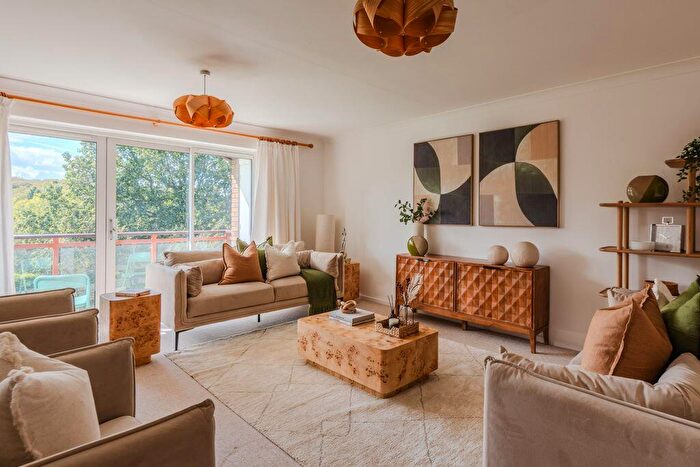 2 Bedroom Apartment For Sale In Knoll Hill | Sneyd Park, BS9