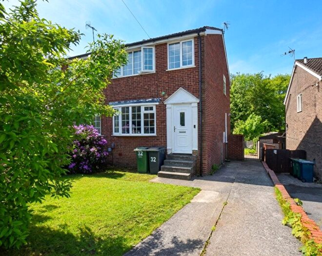 3 Bedroom Semi-Detached House For Sale In South View Crescent, Yeadon, Leeds, West Yorkshire, LS19