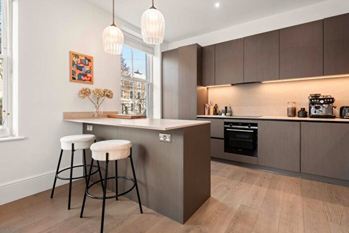 4 Bedroom Maisonette To Rent In Elmore Street, Canonbury, N1