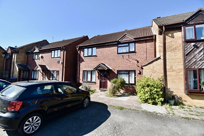 2 Bedroom End Of Terrace House To Rent In Baronson Gardens, Northampton, NN1