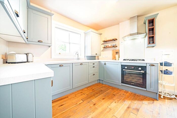 1 Bedroom Flat To Rent In Vicarage Grove, Camberwell, SE5