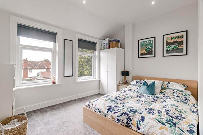2 Bedroom Flat For Sale In Grove Road, Cheam, Sutton, SM1
