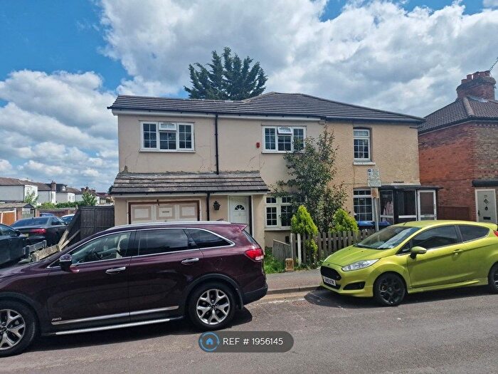 5 Bedroom End Of Terrace House To Rent In Walton Road, Woking, GU21