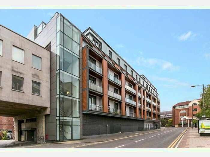 2 Bedroom Flat To Rent In Nobel House, Queensway, Redhill, Surrey, RH1